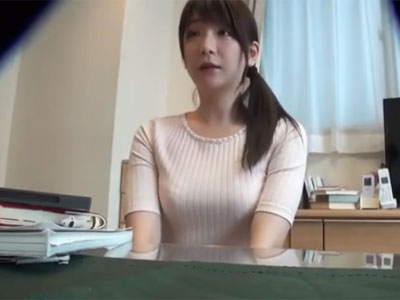 隠しカメラを設置した部屋にレンタル家政婦を誘いこみ→精子処理