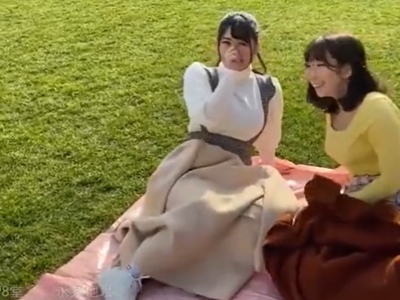 「え…なにこれ？笑」いきなりのナンパに戸惑いながらも種付け中出し乱交しちゃう極上素人2人組