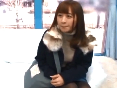 「いっぱい出ましたねっ」笑顔が激カワ素人娘が優しく童貞を筆おろし