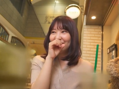 「え？中…？…はぃ///」顔の感じからも神乳が容易にわかる21歳看護師に大量中出しハメ