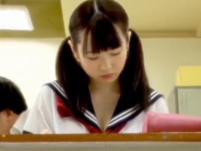 清楚な美少女JKの着替え覗いたらぷるんぷるんおっぱいで思わず襲撃パコｗ