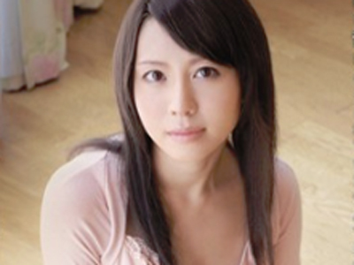 過ちとわかっていながら課長との不倫をやめられない人妻OL