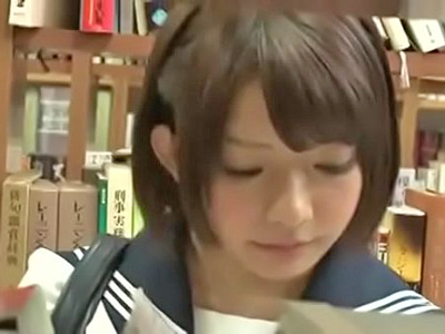 セーラー服の激かわＪＫが図書室で襲われドスケベSEX