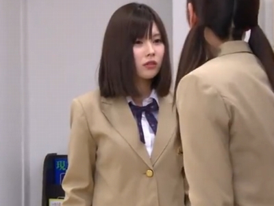 親友の身代わりになって教師にレ●プされる美少女JK！