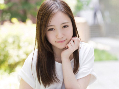 濃厚な愛撫にチクビを勃起させ身体を震わせながらマジイキするパイパン美少女