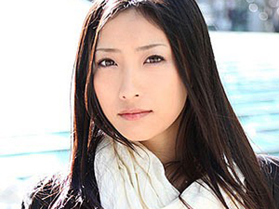 真ん中わけのワンレンが似合う数少ない素人妻の大興奮セックス