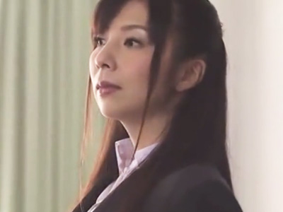 「ど、どうしてここに！？」自宅に侵入していた教え子に襲われ中出しレ●プされる女教師