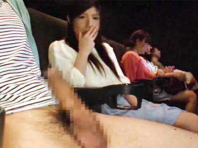 映画館で隣の男にデカマラ見せつけられて思わずしゃぶってしまう痴女お姉さんｗ